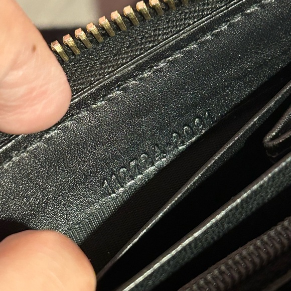 Gucci Wallet - Picture 8 of 11